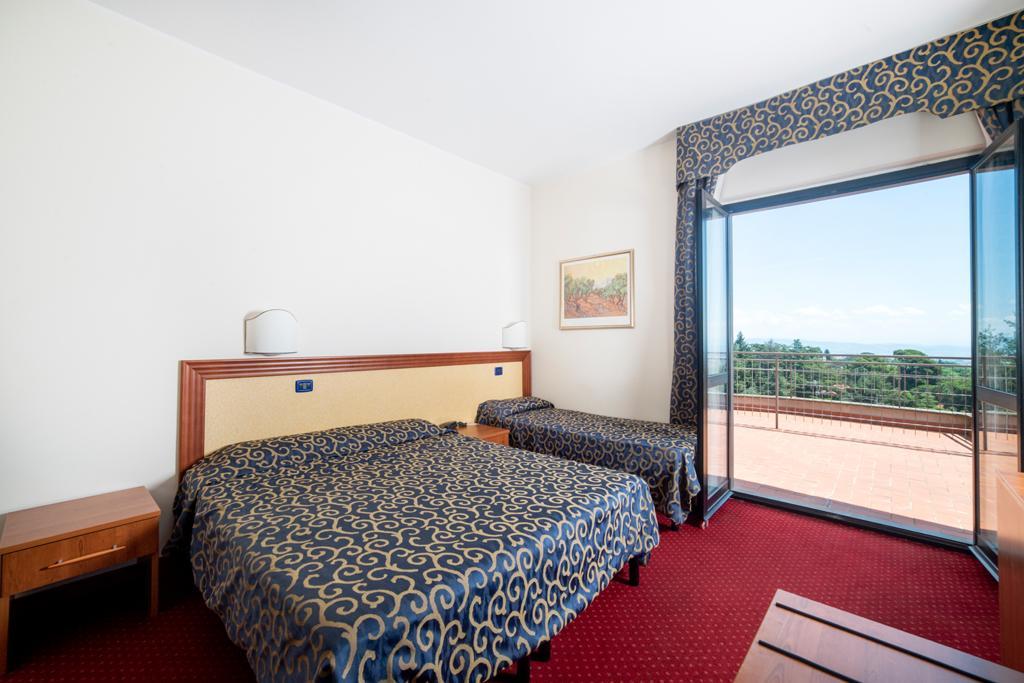 Hotel Italia & Lombardi Монтефьясконе Экстерьер фото